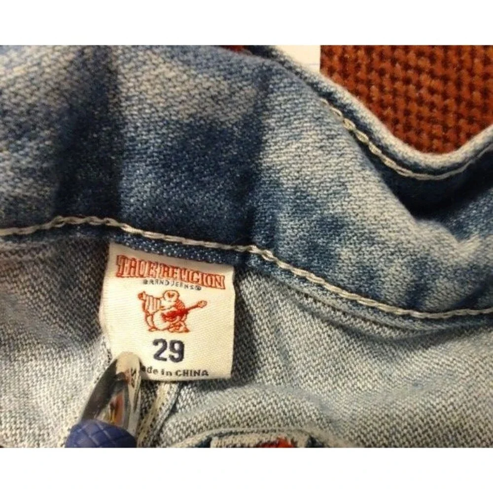 Rare Men's True Religion Huge Red Patch TR Ripped Look Jeans Size 29 RN # 112790
